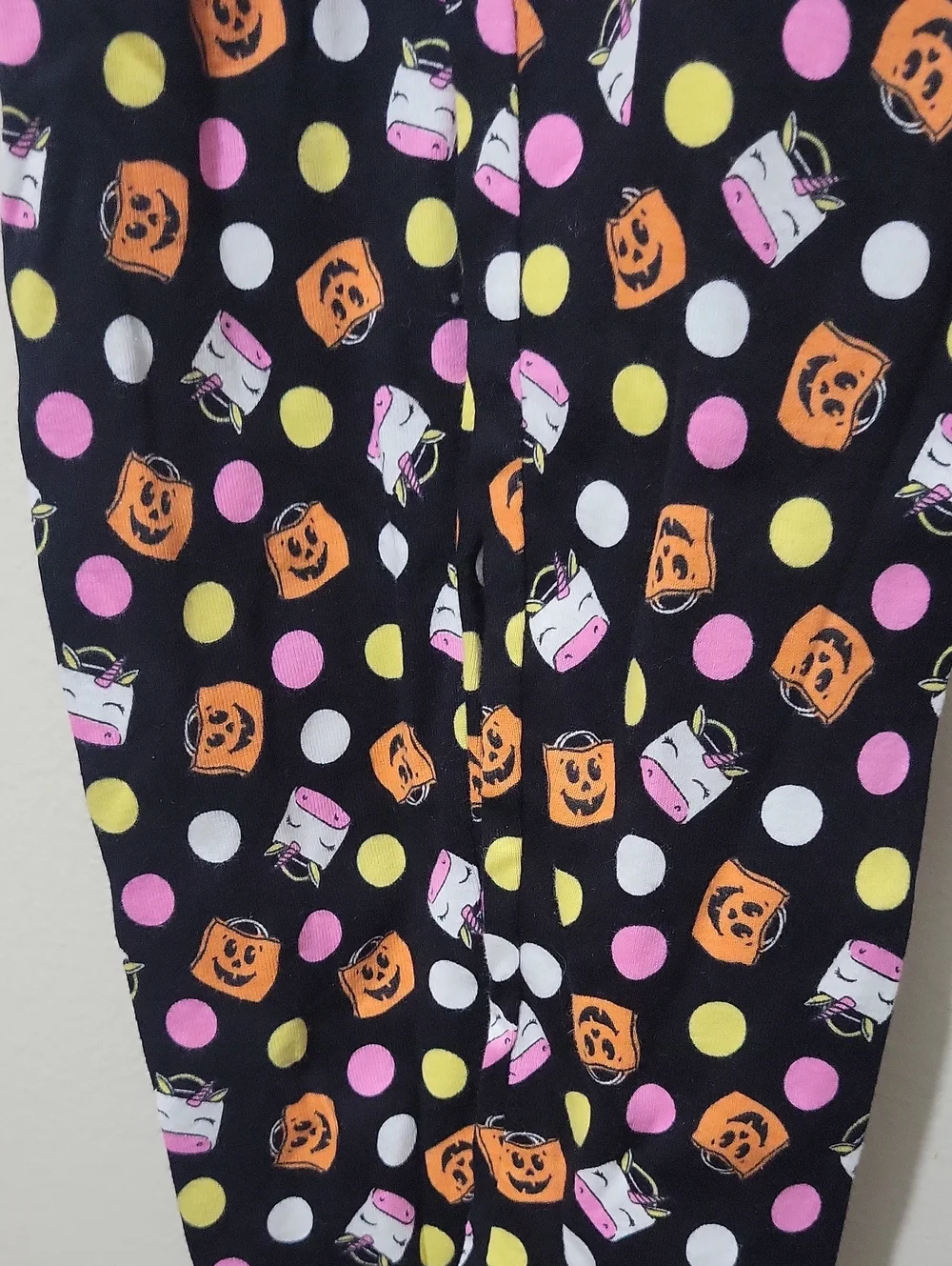 Spoojy Night. Gitls Halloween Character Pajama Set - Size US 6